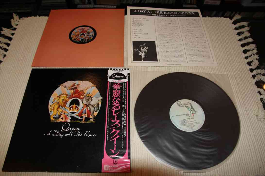 QUEEN - A DAY AT THE RACES - JAPAN